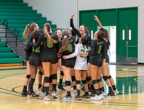 WOMEN'S VOLLEYBALL CONTINUES TO DOMINATE THE STATE POLL